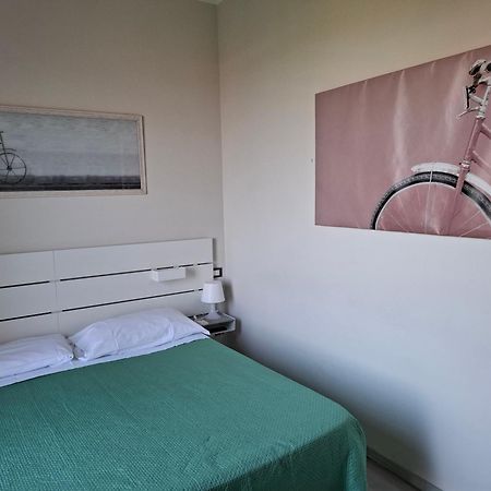 Fare Bnb - Room Del Parco เรจโจเอมิเลีย ภายนอก รูปภาพ