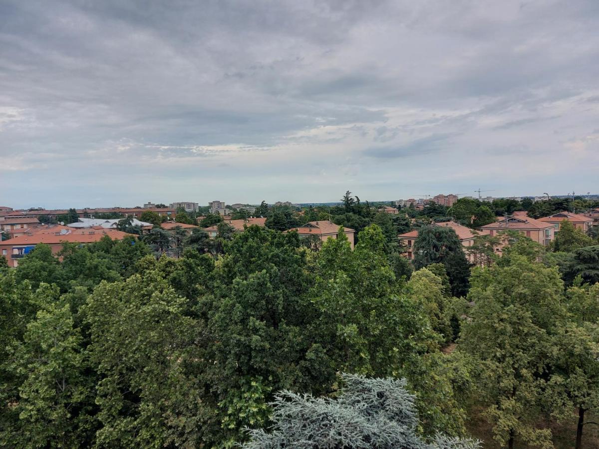 Fare Bnb - Room Del Parco เรจโจเอมิเลีย ภายนอก รูปภาพ