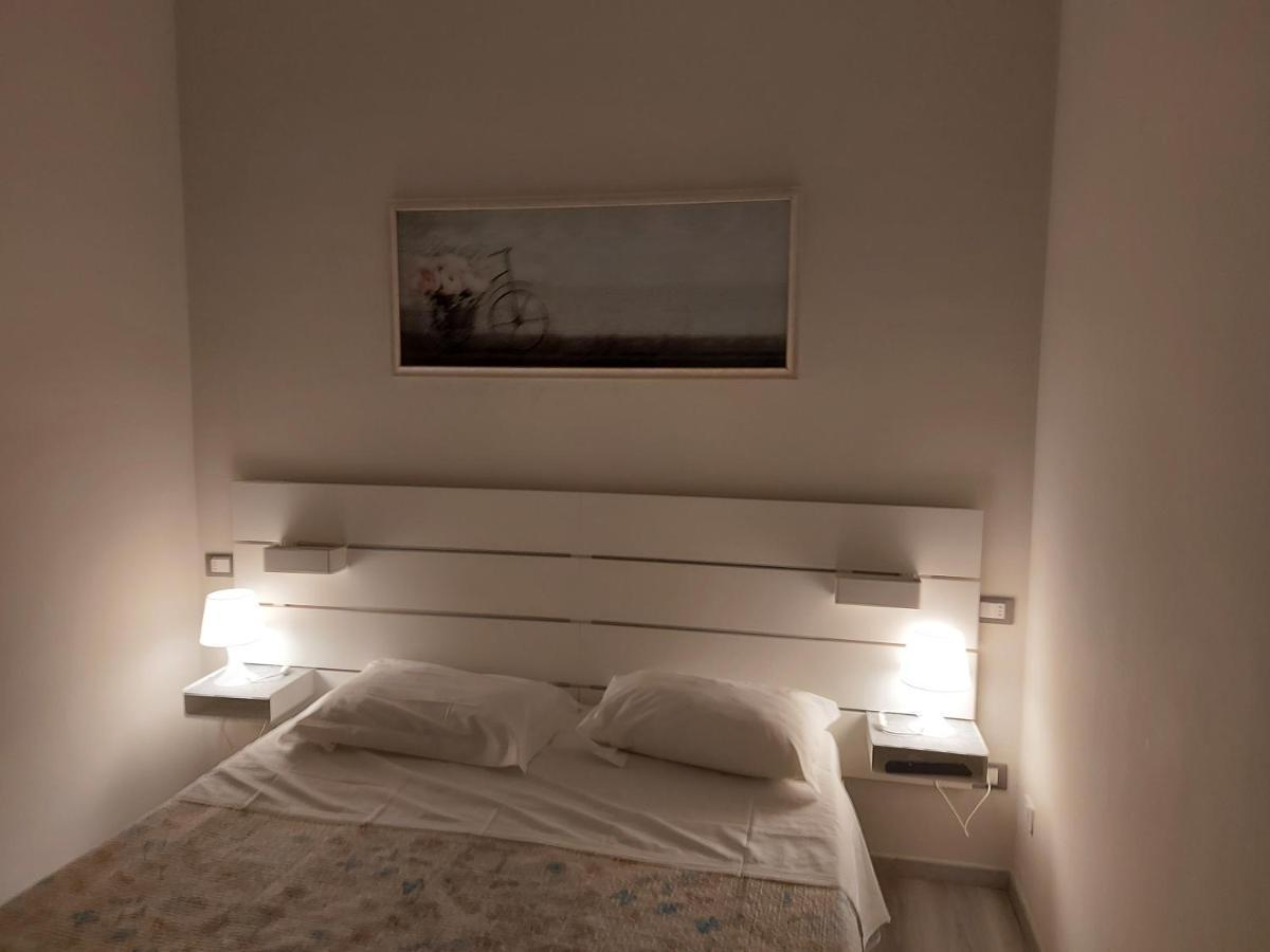 Fare Bnb - Room Del Parco เรจโจเอมิเลีย ภายนอก รูปภาพ