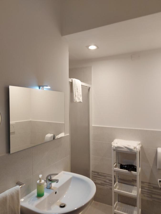 Fare Bnb - Room Del Parco เรจโจเอมิเลีย ภายนอก รูปภาพ
