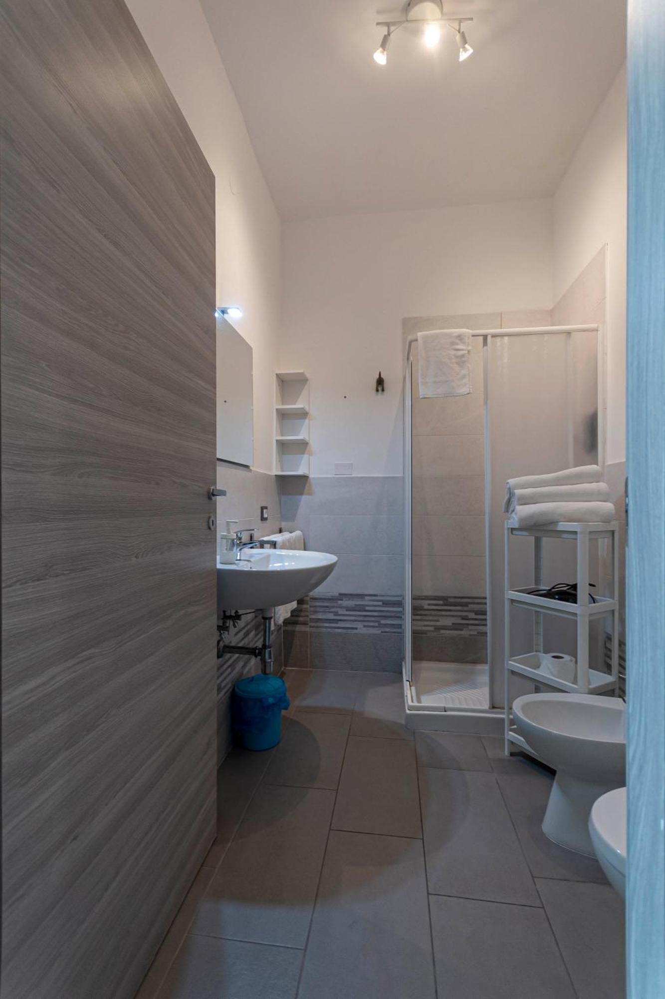 Fare Bnb - Room Del Parco เรจโจเอมิเลีย ภายนอก รูปภาพ
