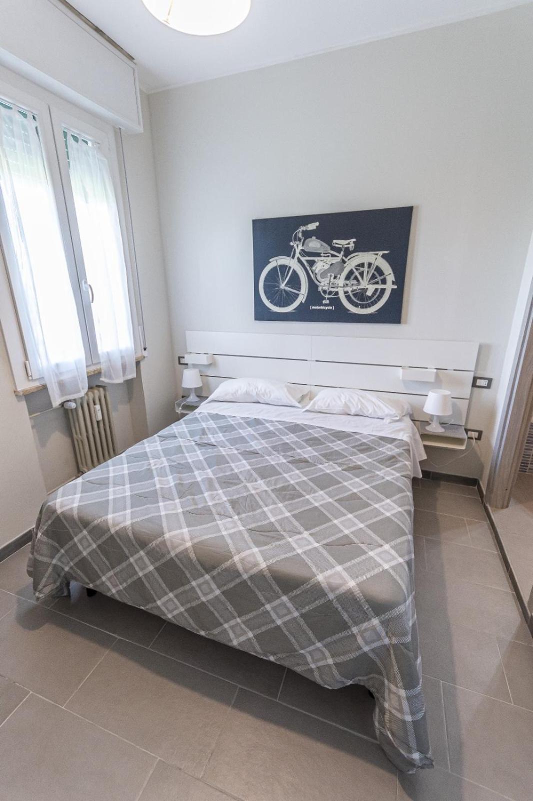 Fare Bnb - Room Del Parco เรจโจเอมิเลีย ภายนอก รูปภาพ