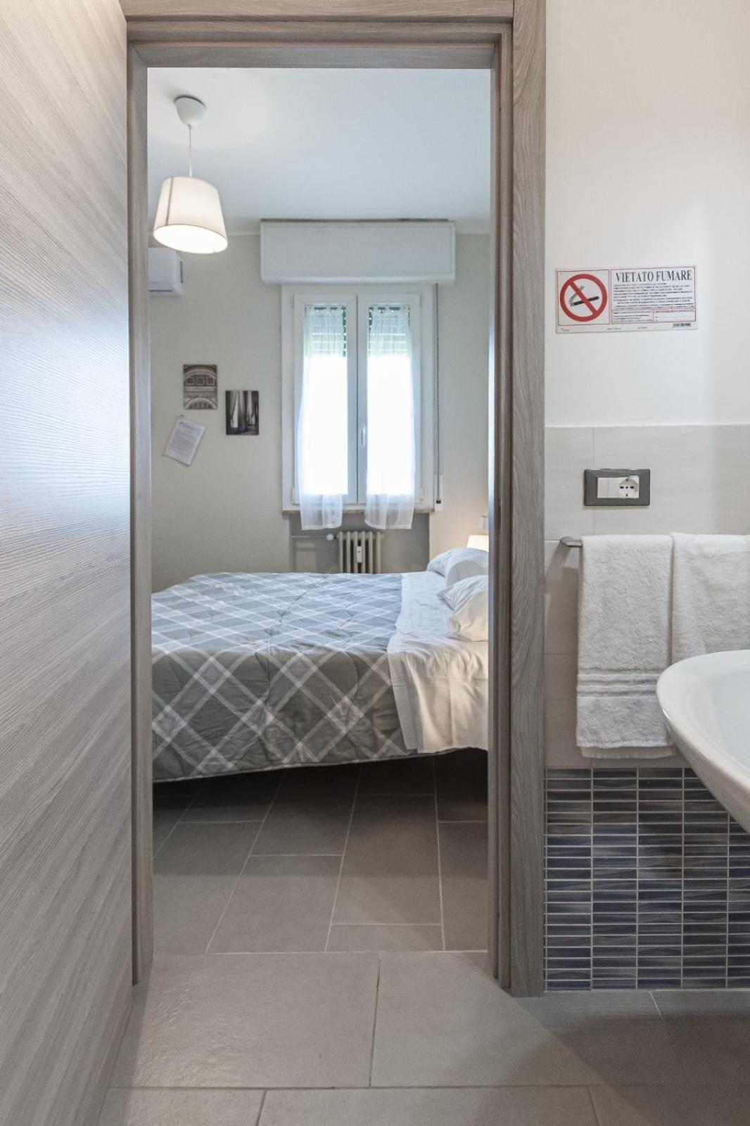Fare Bnb - Room Del Parco เรจโจเอมิเลีย ภายนอก รูปภาพ