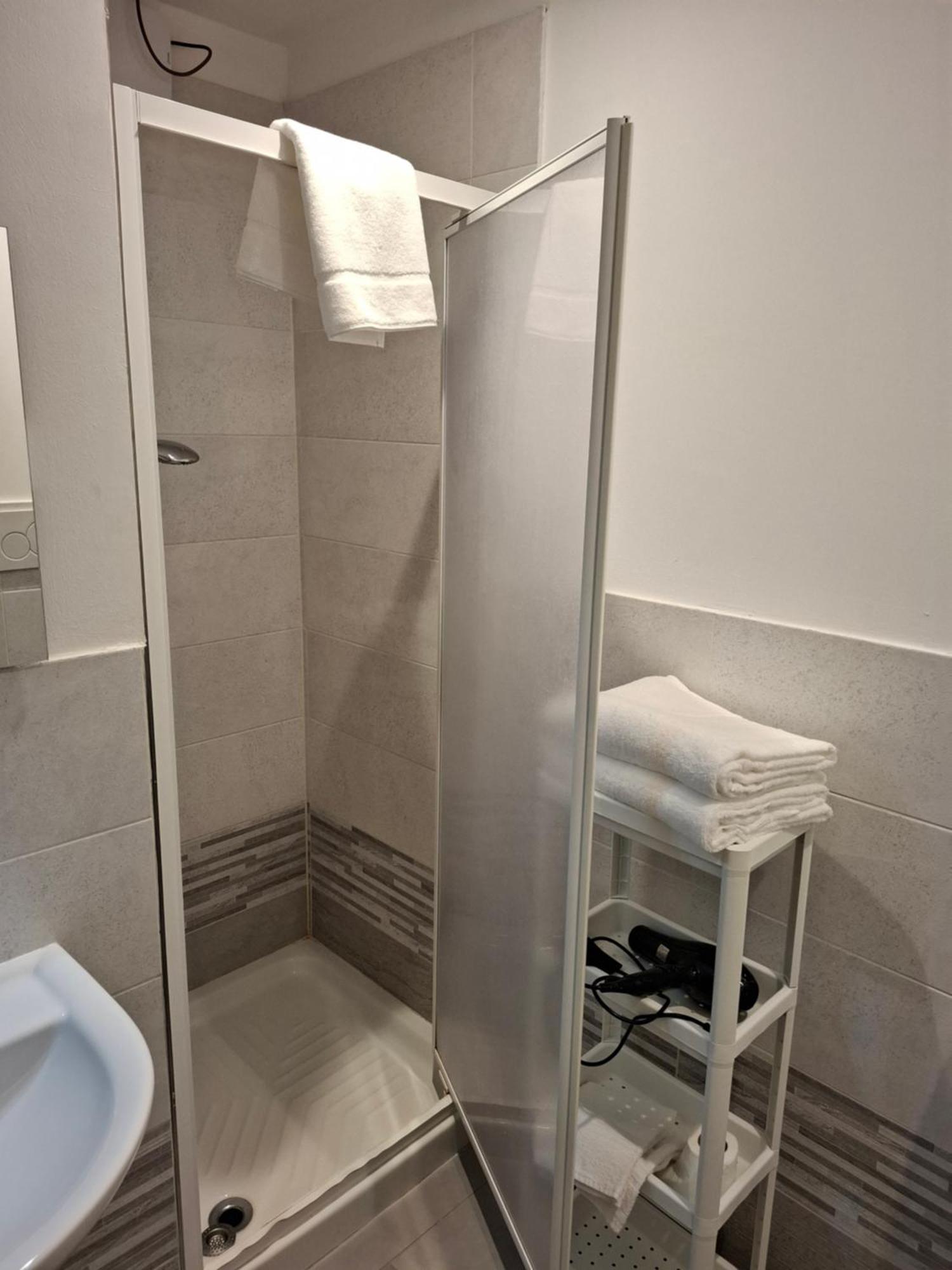 Fare Bnb - Room Del Parco เรจโจเอมิเลีย ภายนอก รูปภาพ
