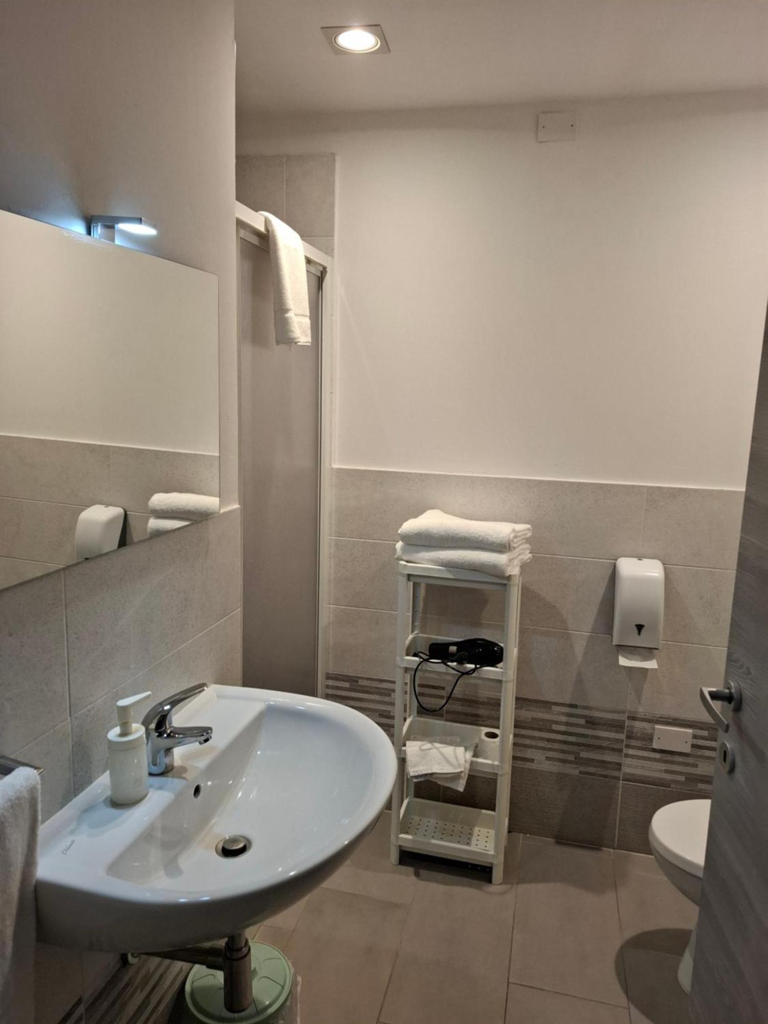 Fare Bnb - Room Del Parco เรจโจเอมิเลีย ภายนอก รูปภาพ