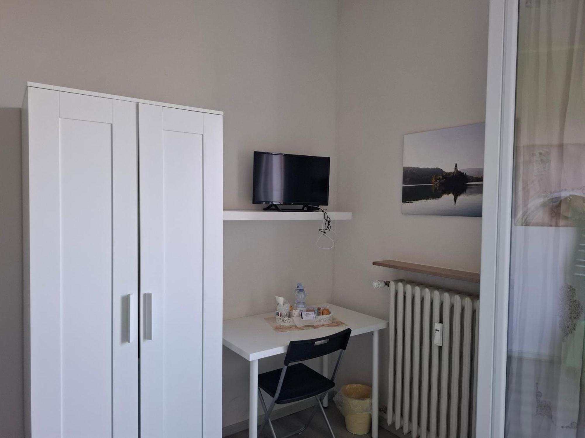 Fare Bnb - Room Del Parco เรจโจเอมิเลีย ภายนอก รูปภาพ
