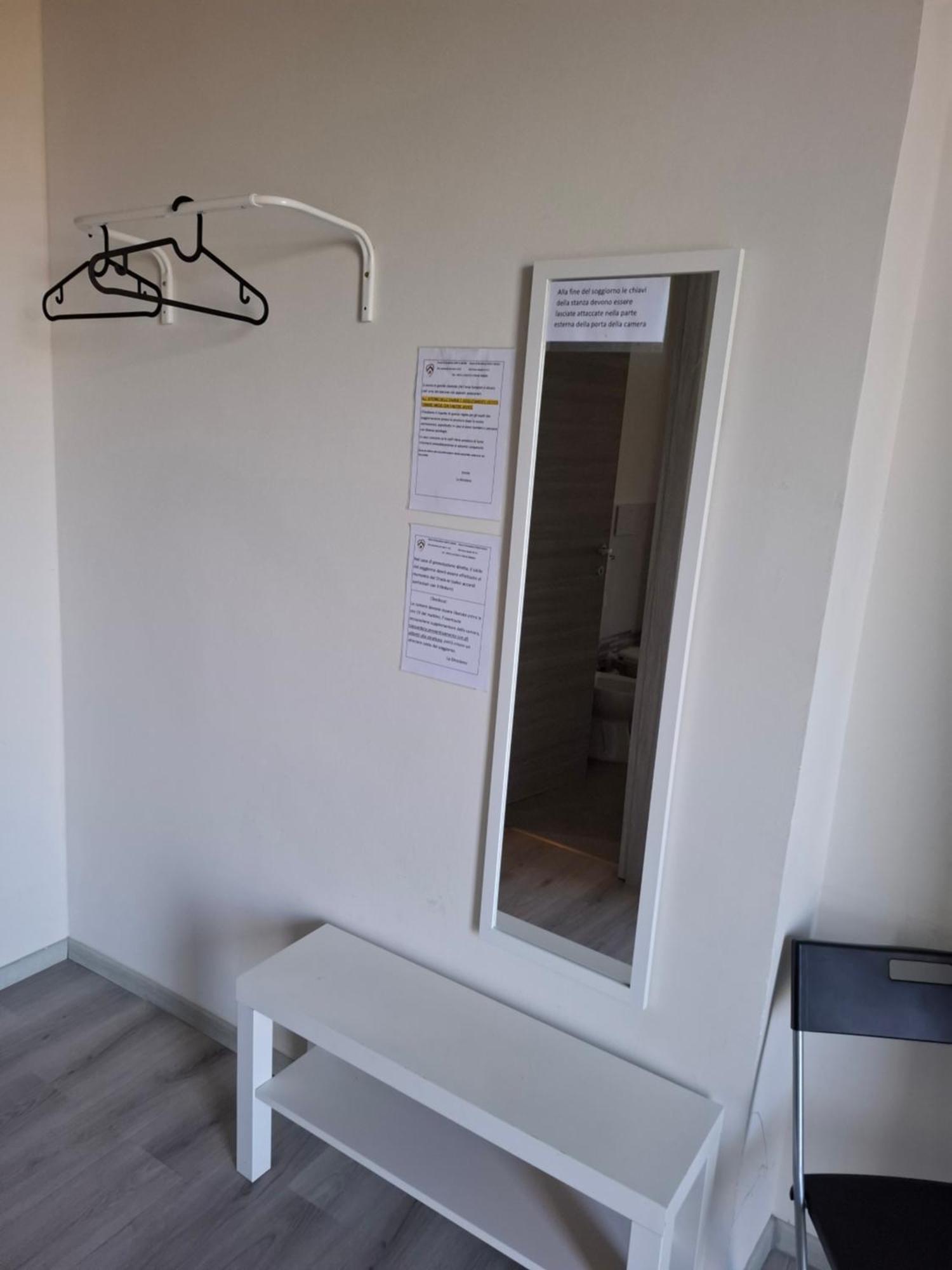 Fare Bnb - Room Del Parco เรจโจเอมิเลีย ภายนอก รูปภาพ