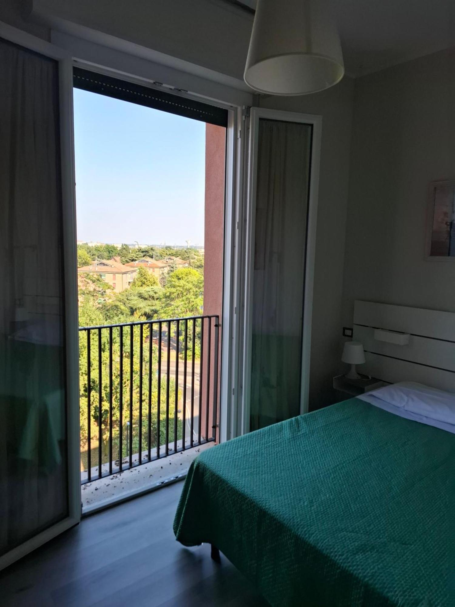 Fare Bnb - Room Del Parco เรจโจเอมิเลีย ภายนอก รูปภาพ